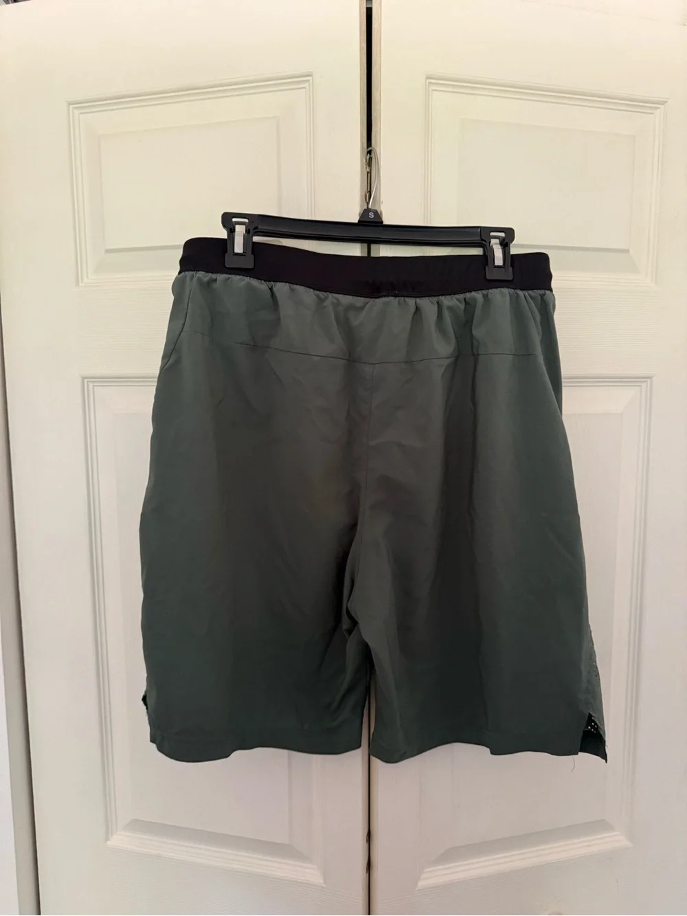 Adidas Men's Olive Green Basketball Active Shorts Gym Shorts Green Black Large